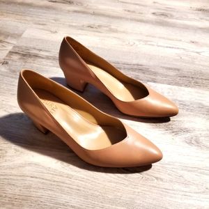 Naturalizer shoes new 7.5 beige